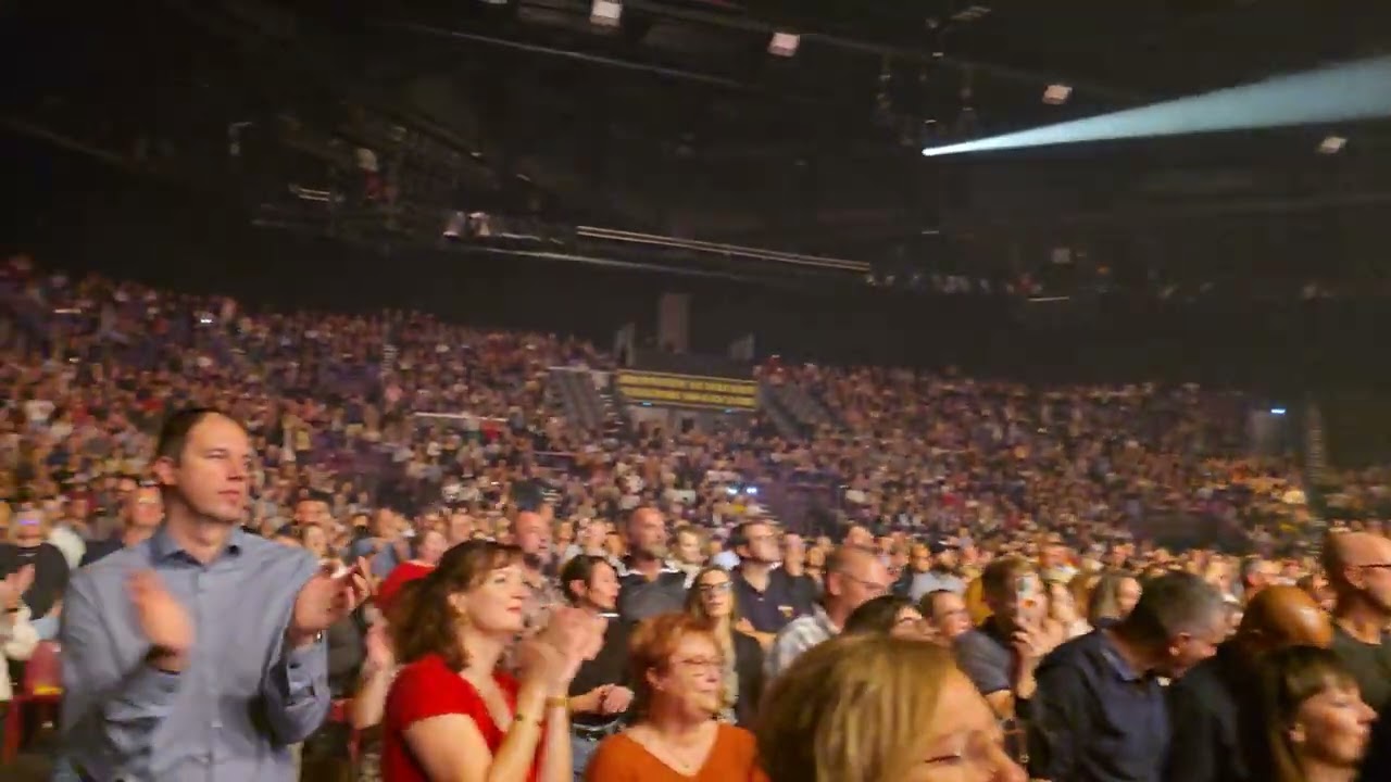 Lara Fabian - Je t'aime / Humana / I will love again - Amneville 04.10.2025