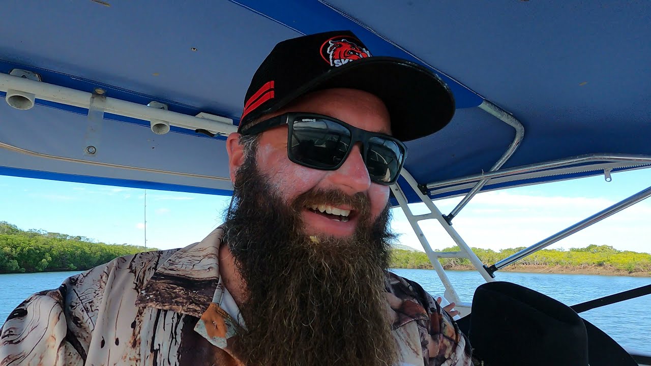 Bitten By A Mud Crab - When Mud Crabs Fight Back