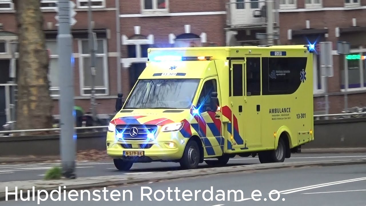 (LUCHTHOORNS) Ambulance's, politie en orgaandonatie met spoed naar en langs het EMC in Rotterdam