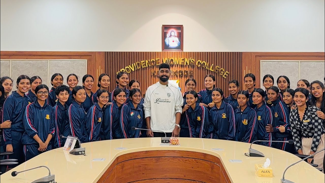 ആദ്യമായി Women's College ഇൽ പരിപാടിക്ക് പോയി! 😁 പെൺകുട്ടികൾക്ക് കുറവില്ലാത്ത Providence College! ♥️