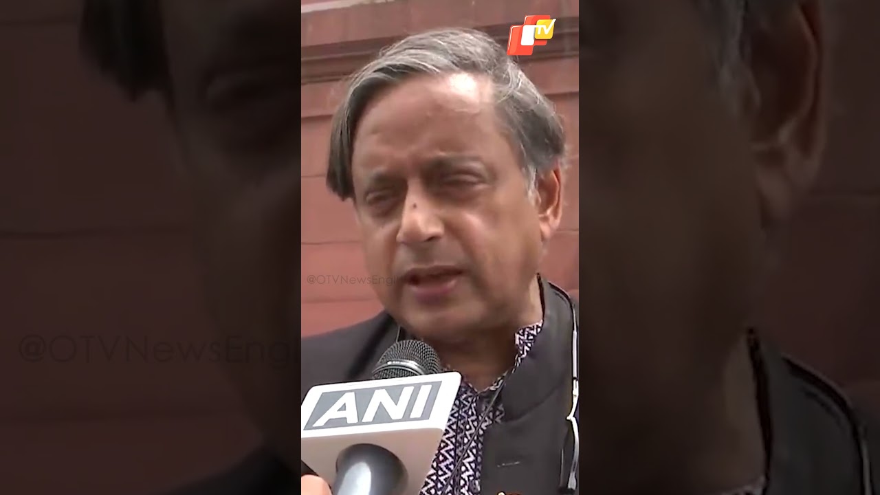 What Shashi Tharoor Said On Rahul Gandhi's Flying Kiss Row