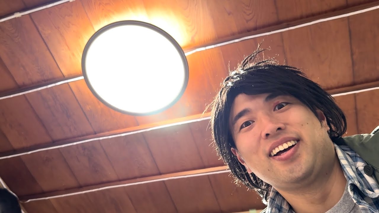 Tatsuya Fujiwara turns off the lights