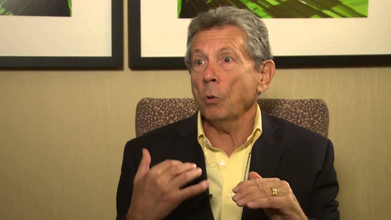 Larry Williams tells How to Trade on the Side of the Smart Money HD