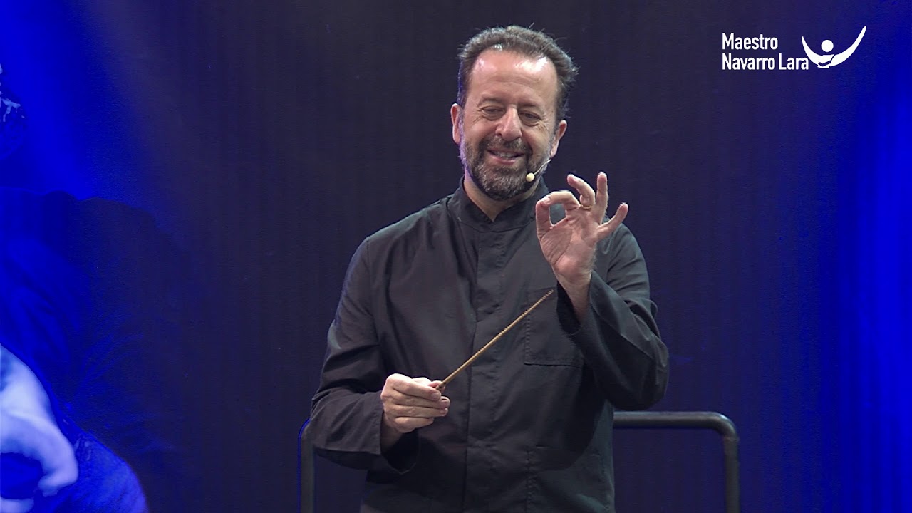 CÓMO MARCAR EL COMPÁS  - Técnica de Dirección de Orquesta del Maestro Navarro Lara