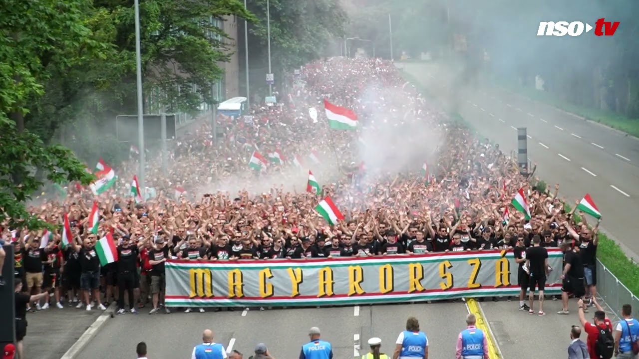 Így szurkolt a végeláthatatlan magyar tömeg Stuttgart utcáin