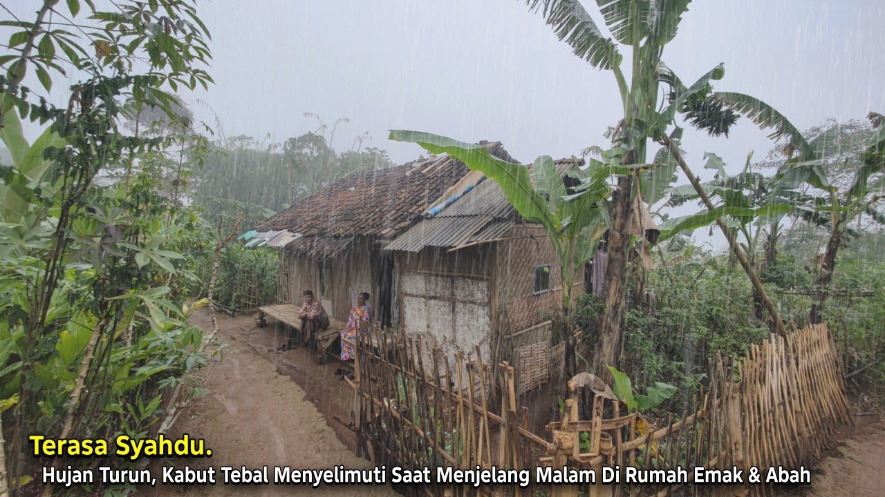 Terasa Syahdu.. Hujan Turun Saat Menjelang Malam di Rumah Pasangan Lansia Yang Tinggal di Hutan