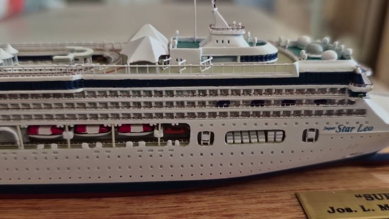 Модель круизного лайнера SuperStar Leo | Коллекция классических кораблей