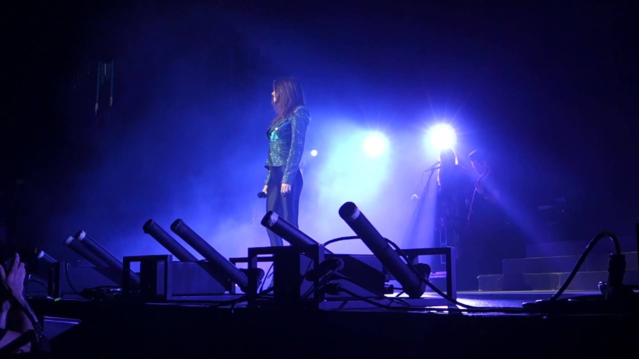 Victoria Justice - Freak The Freak Out and Beggin On Your Knees - Gibson Amphitheatre