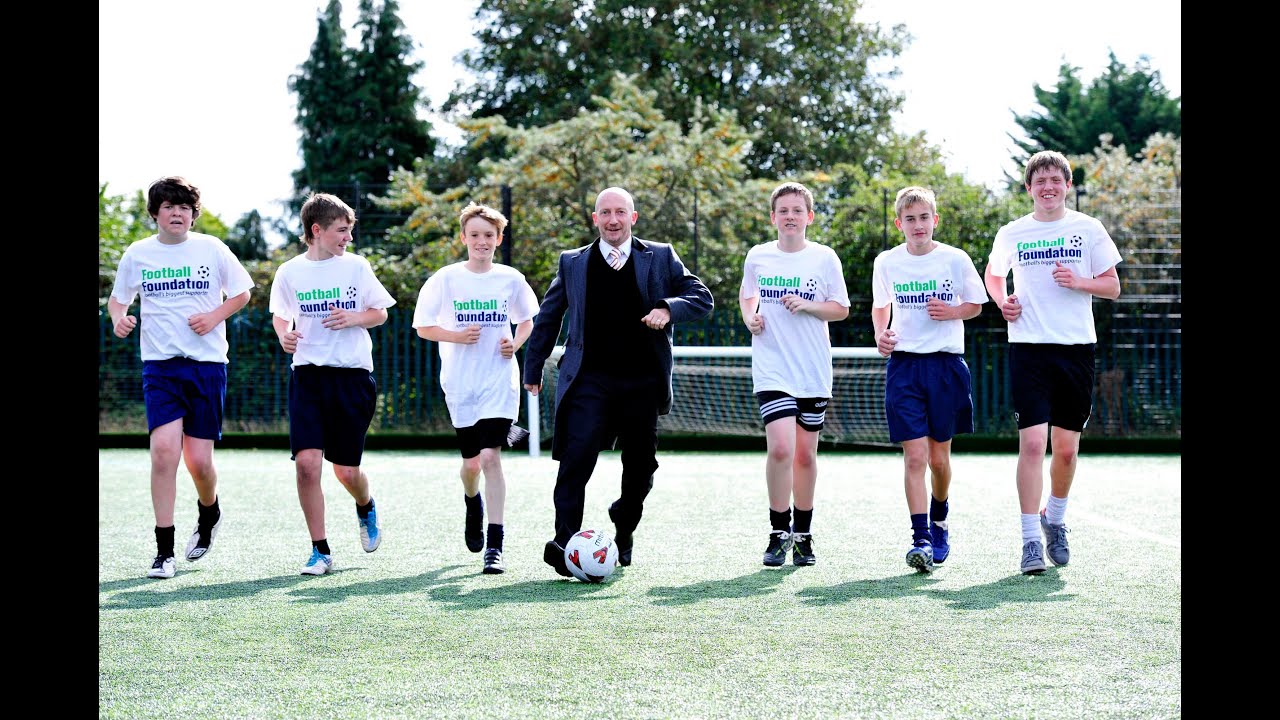 Ian Holloway opens brand new facilties at Sir Bernard Lovell School