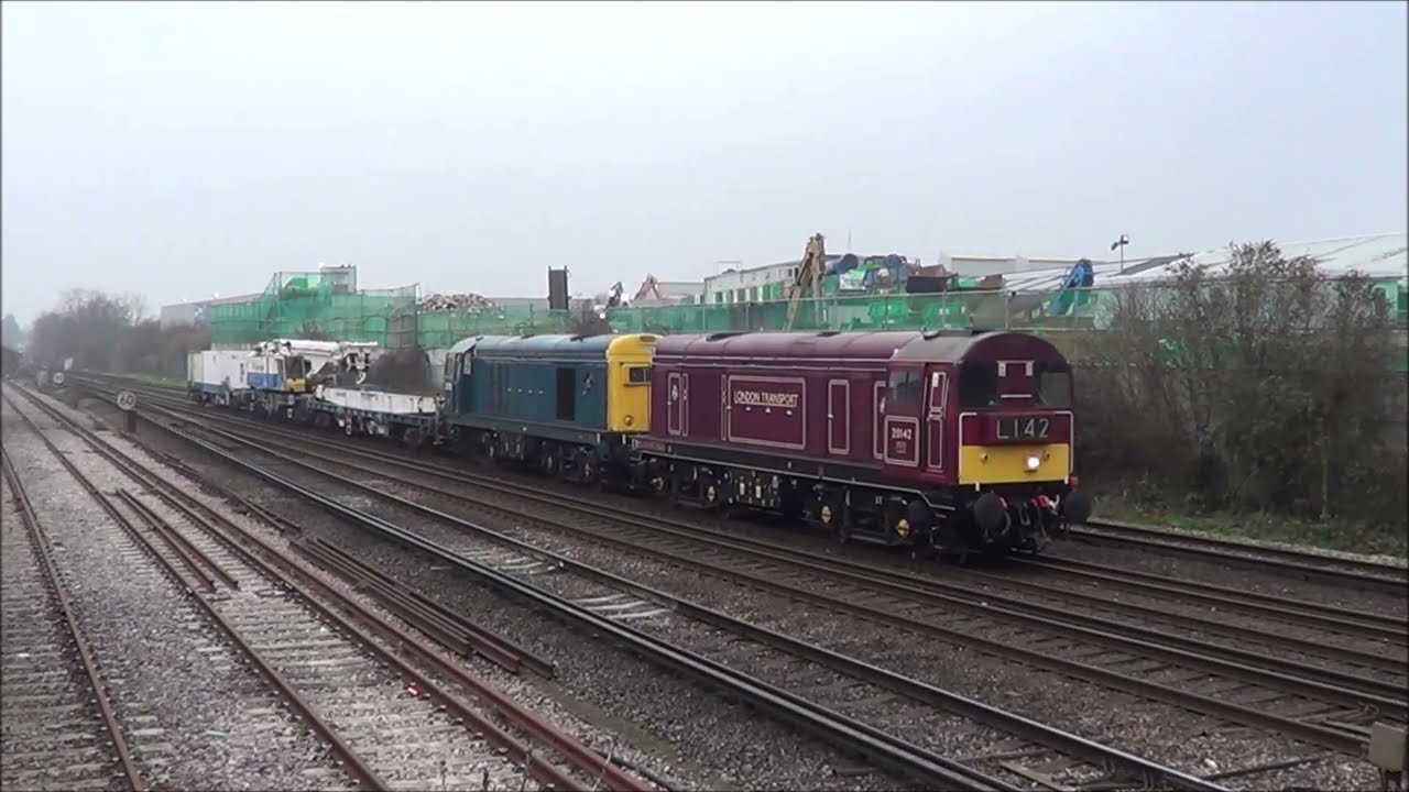 DR73943 CLASS 20142 20189  LARGE CRANE 67021 THROUGH CHART LEACON NR ASHFORD  INTERNATIONAL 26/01/26