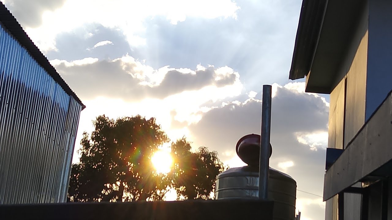 aileenvlog is live! Love viewing 😍 inabutan hapon ang live ko kaya nakakuha ng picture ng sunset 🌇