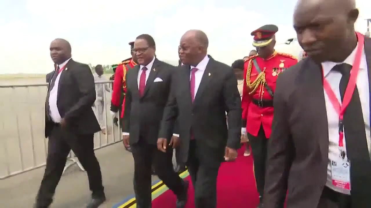 RECEPTION OF PRESIDENT DR. LAZARUS McCARTHY CHAKWERA   BY MAGUFULI!!