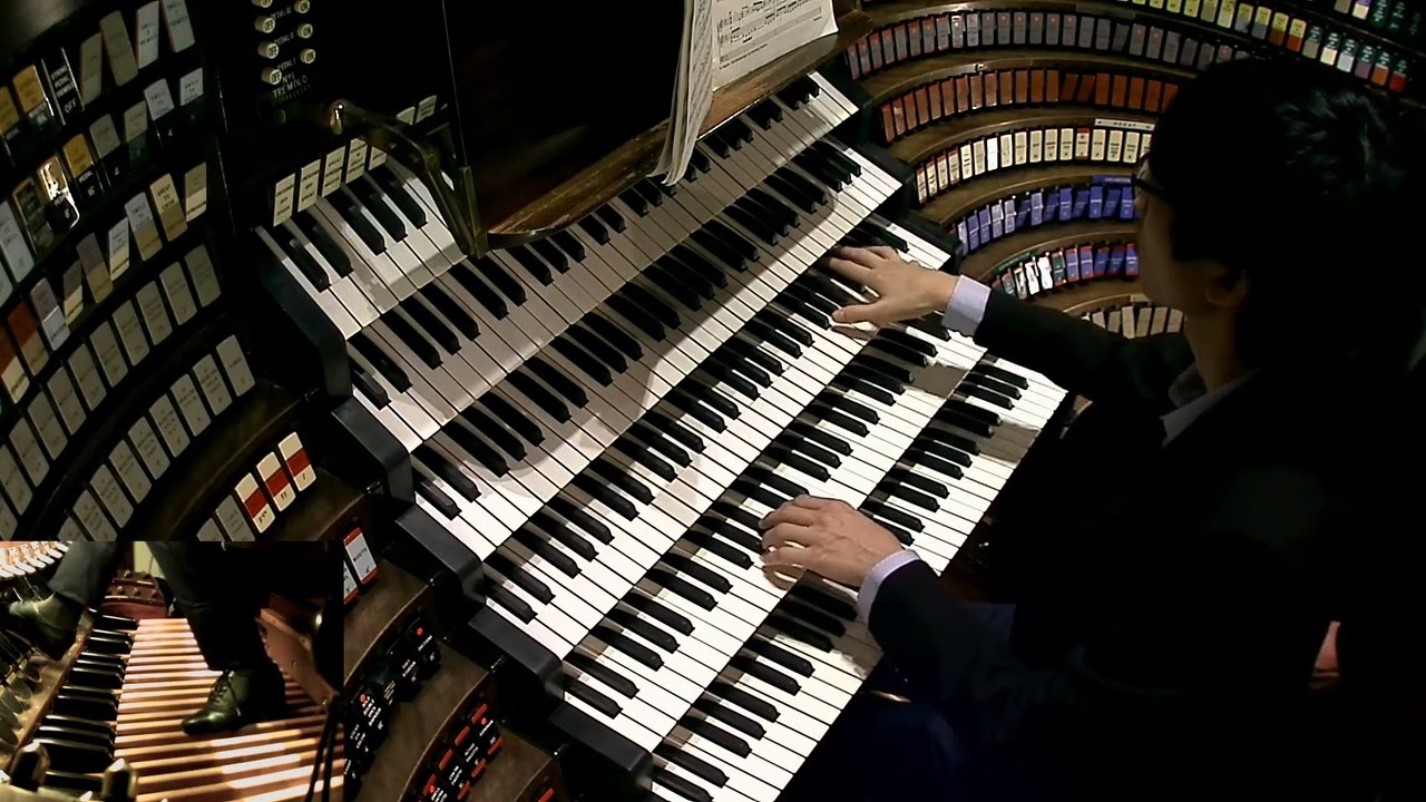 Wagner - Overture to Die Meistersinger von Nürnberg - Performed by Nhat Tong at Macy's Wanamaker