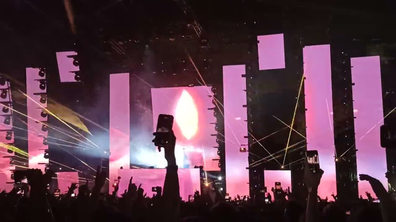 Illenium live @ Nameless Music Festival 2022 🇮🇹 - Good Things Fall Apart vs. Sad Songs