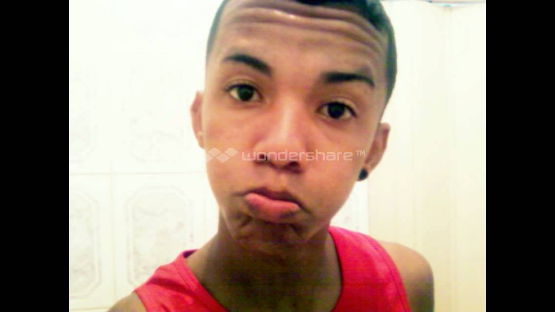 respeita o mo&ccedil;o Lucas sim&atilde;o da aula da bigode groso ♬