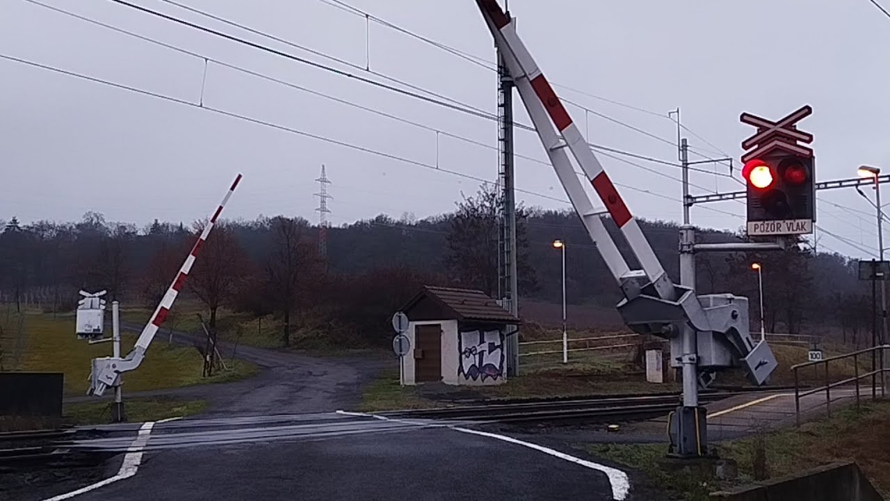 Železniční Přejezd Malé Žernoseky | 6.12.2025 | P2421