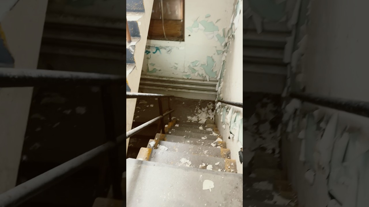 Exploring an Abandoned Military Barracks!