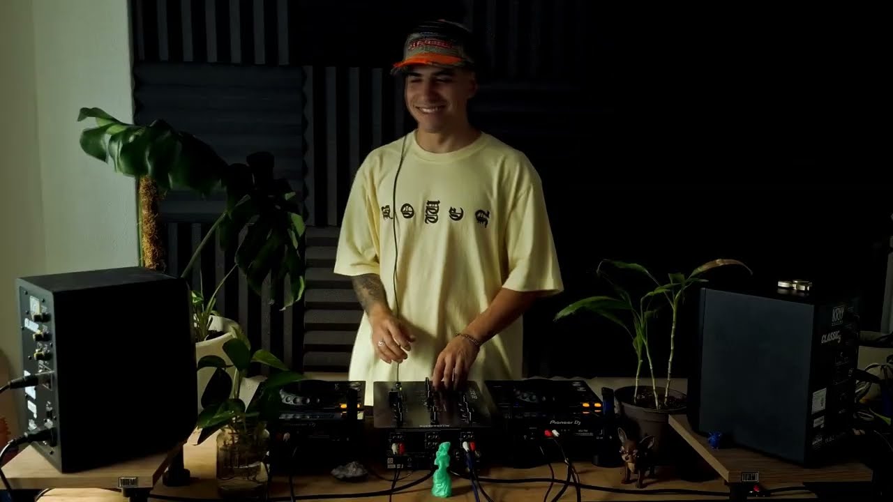 Groovecast005 - XALEX