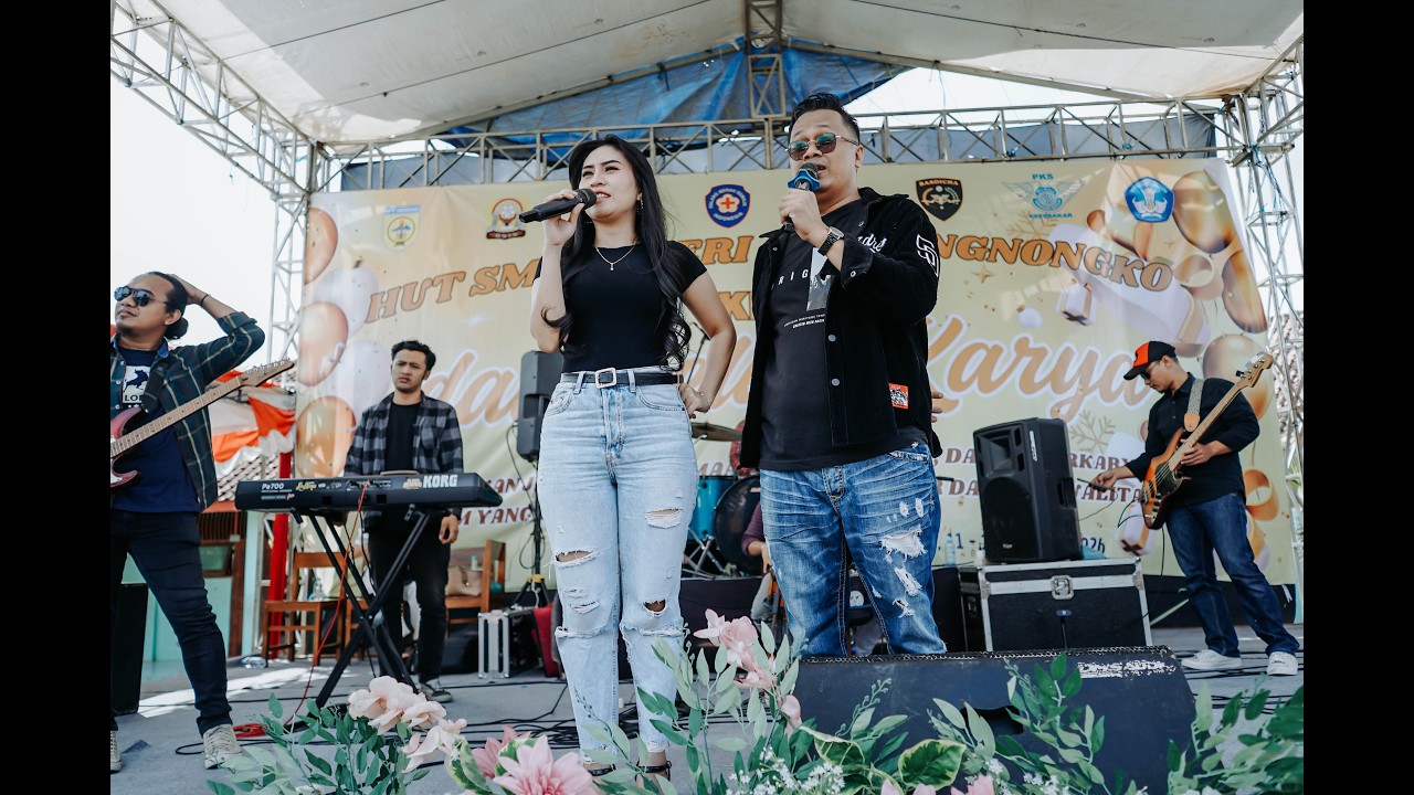 CINTA MERAH JAMBU
