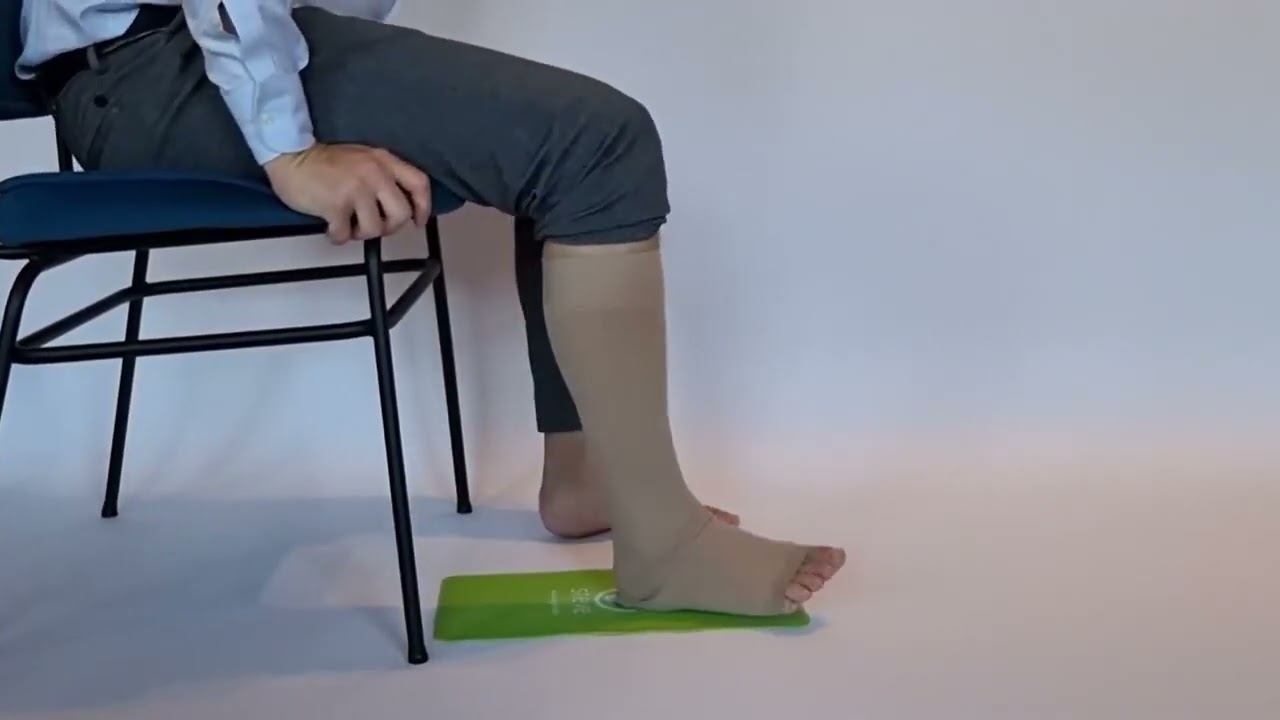 Steunkous aantrekken met de perfecte plaatsing zonder te bukken met anti slip hulpmiddel Steve Mat