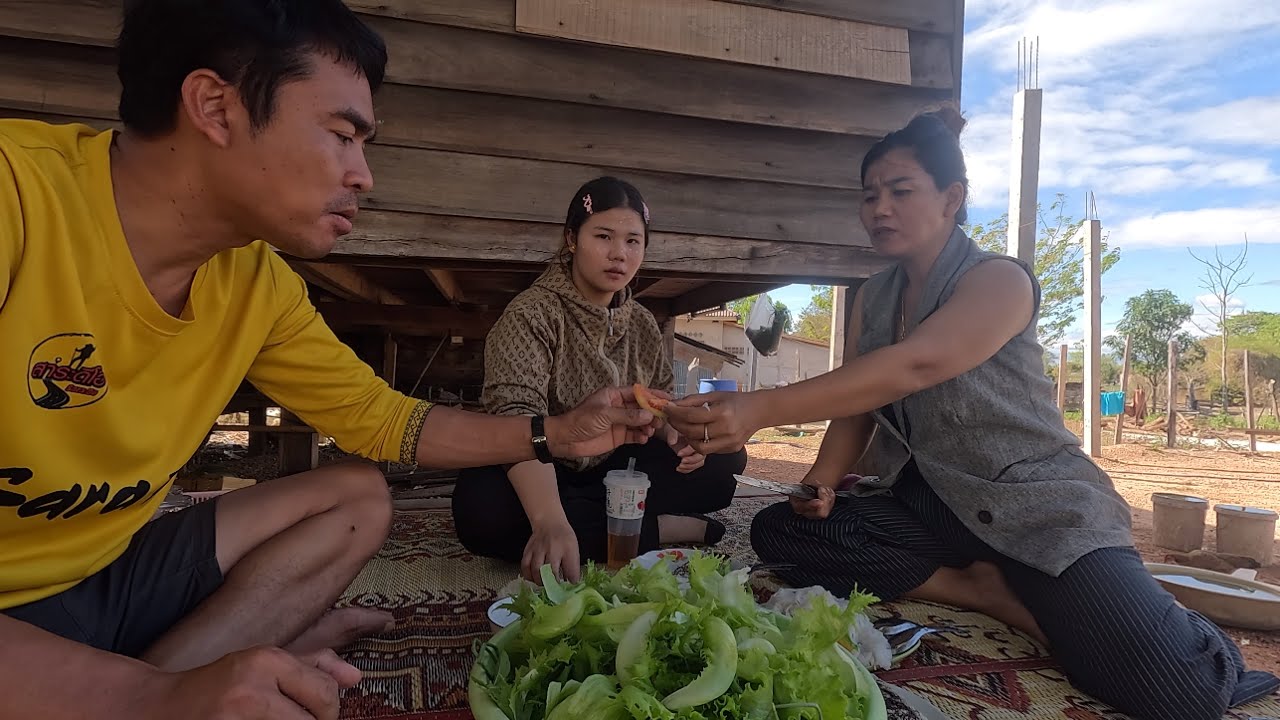 บ่าวนายกินข้าวบ้านสาวลาวคนนี้ครั้งแรก!!