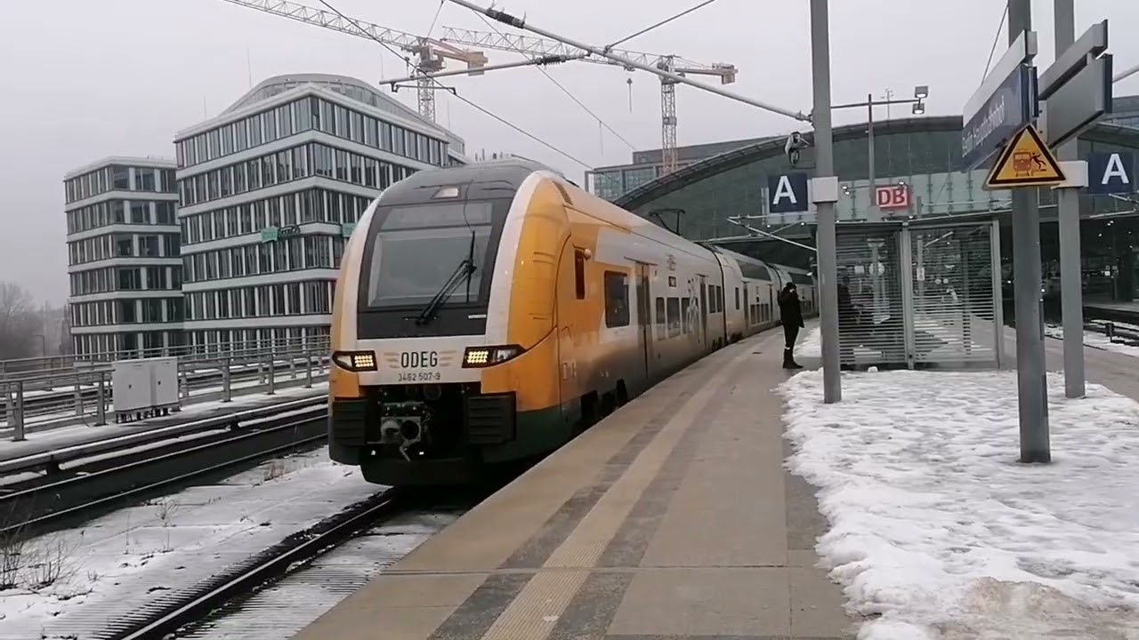Bunter Zug verkehr in Berlin Hbf am 7.2.2026