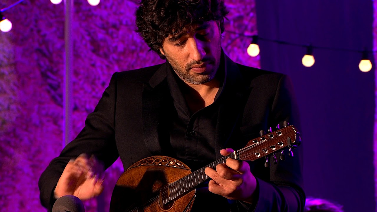 Avi Avital plays Bartók Romanian Folk Dances