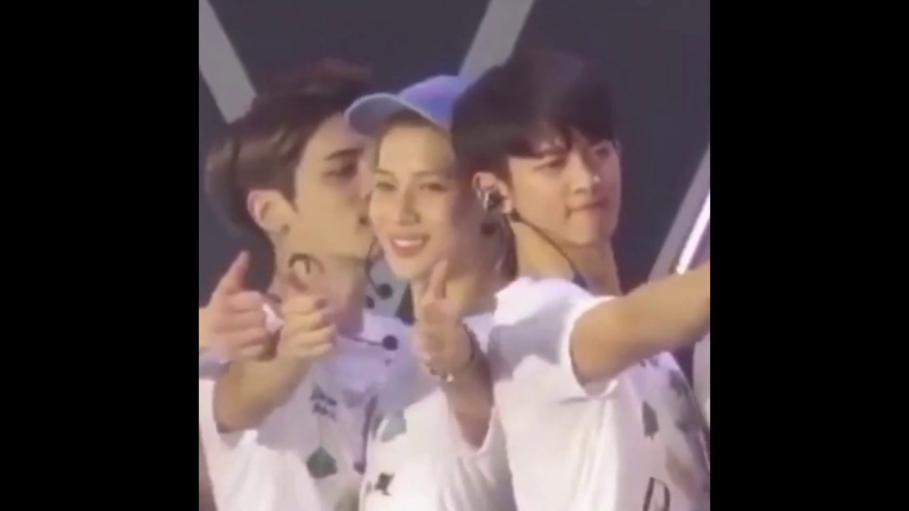 Jonghyun and Taemin being gay together