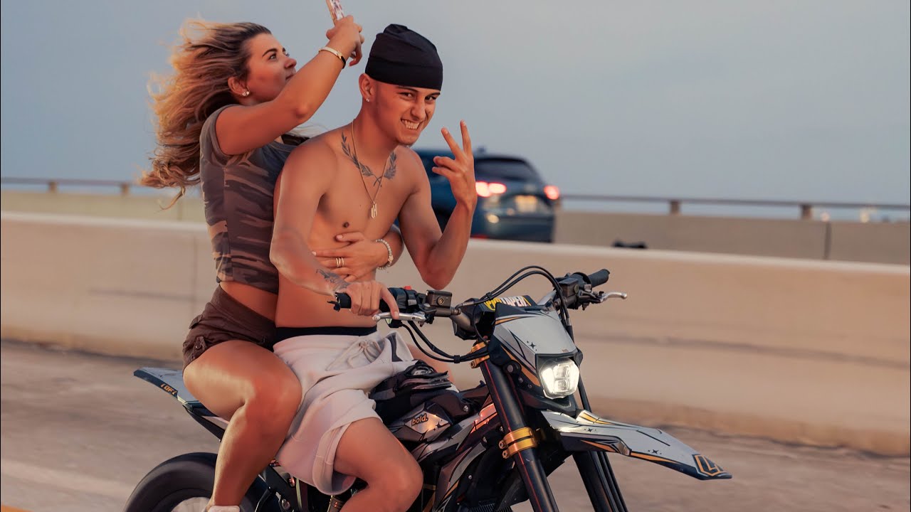 Full Speed Electric Dirtbike Wheelies through Miami Streets!