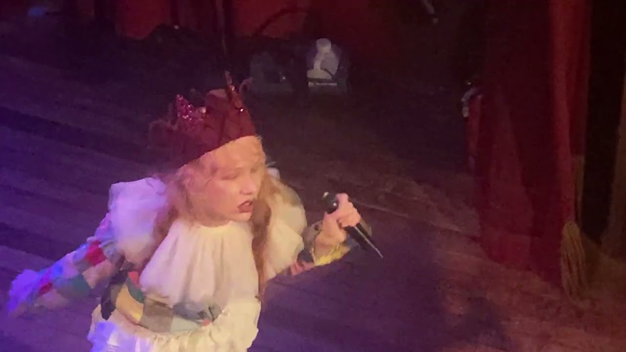 Haute and Freddy live 'like my people weird' - The Slipper Room NYC 06/2025   Kate Bush Lene Lovich