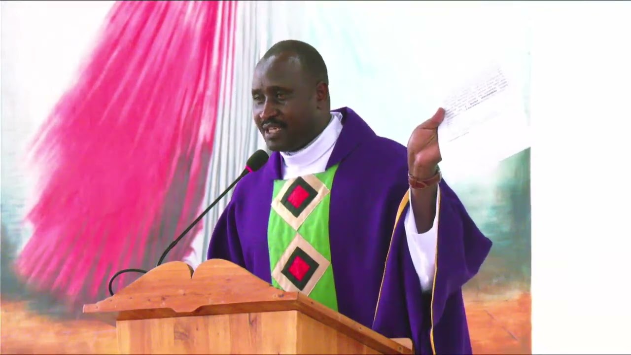 PADIRI DOMINIQUE ADUSEZEYEHO ATWANDIKIRA N'AKABARUWA KEZA