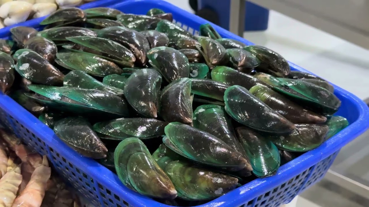 Delicious Seafood: From The Fish Market to the Restaurant. Dubai FishMarket