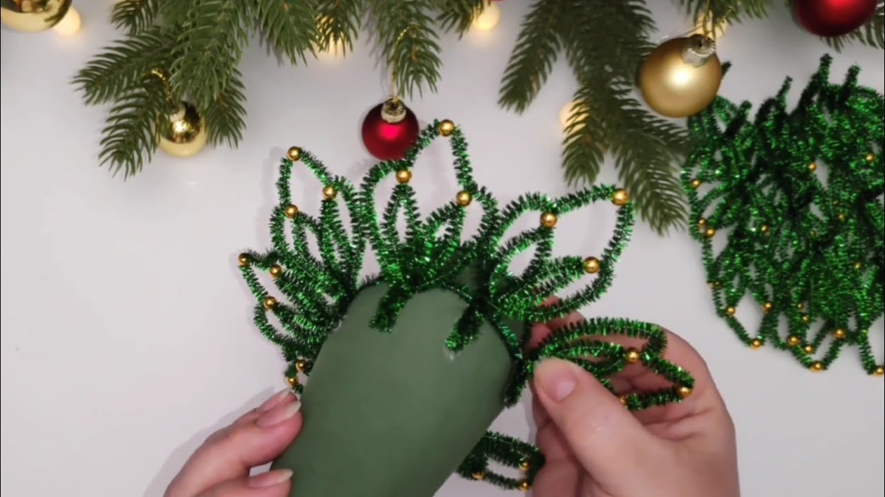☃️Mini Christmas tree 🎄DIY🎄Christmas tree made from chenille wire/pipe cleaners and pearls.