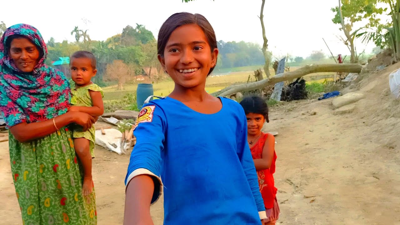 মিমের মুখে closeup হাসির রহস্য কি 😁