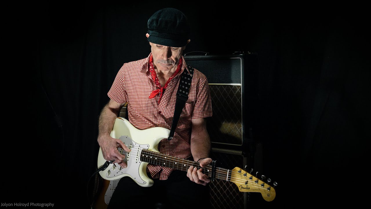 Andrew Claridge plays a selection of classic melodies. Medley 2.