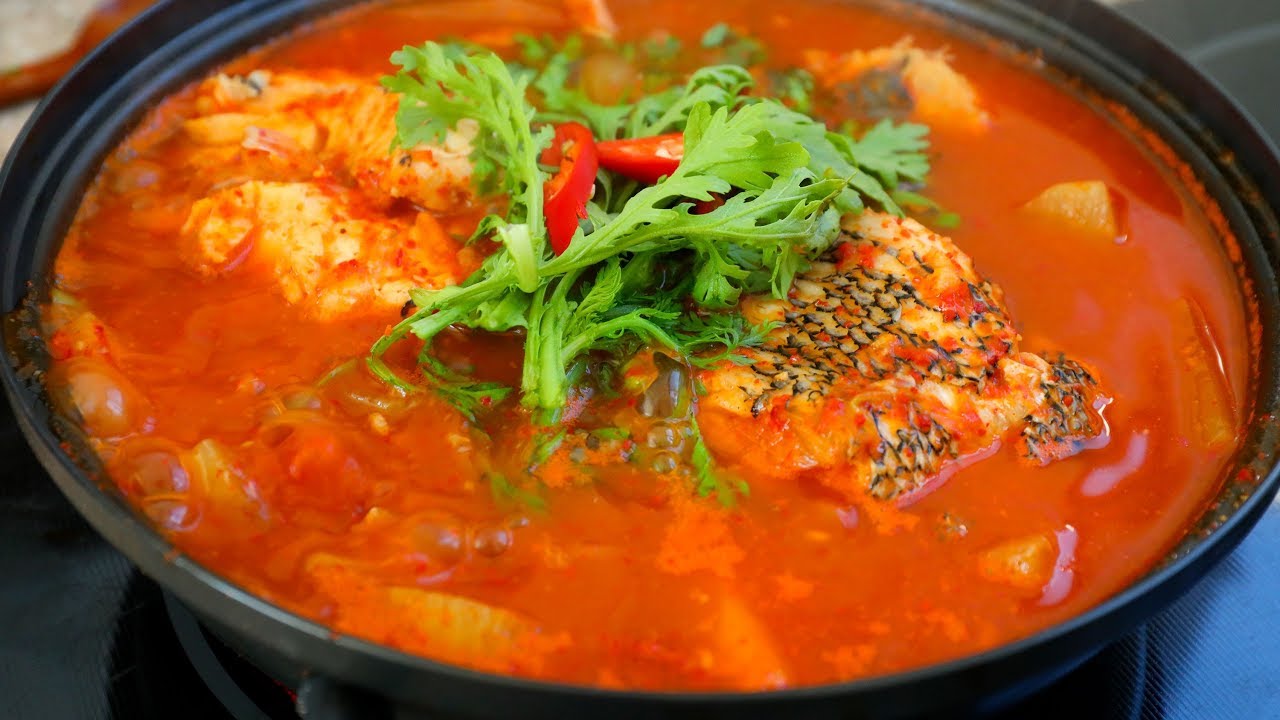 Пряное корейское рыбное тушеное мясо (Maeuntang: 매운탕)