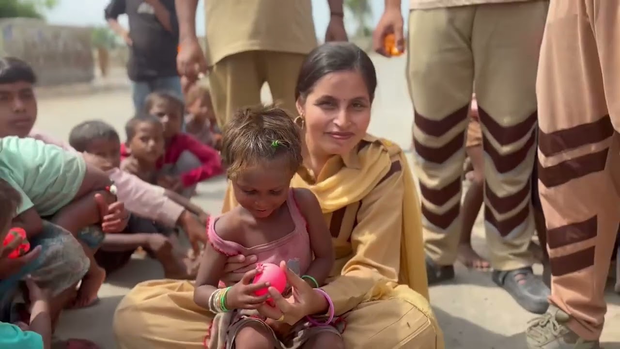 पूज्य गुरु जी द्वारा चलाया गया 'TOY बैंक' ला रहा है मासूम बच्चों के चेहरों पर ख़ुशी