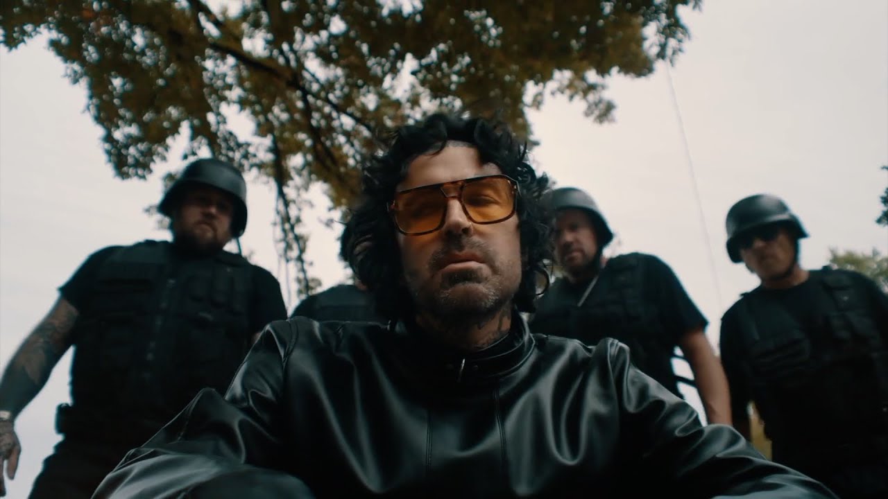Yelawolf & Caskey – 
