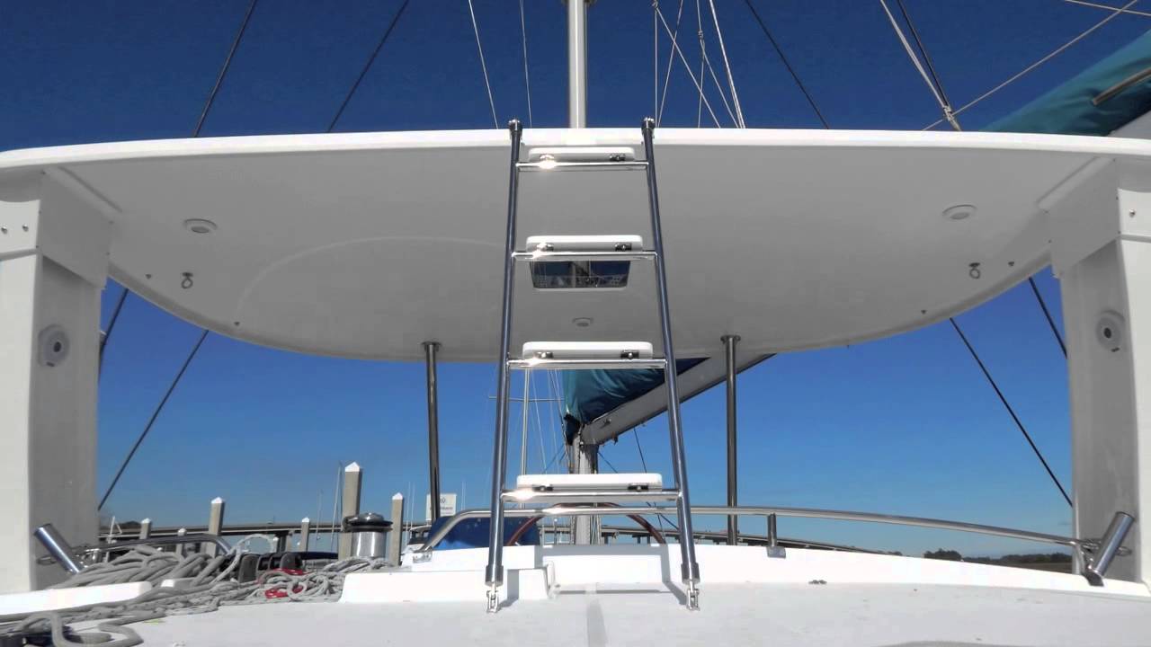 Lagoon 440 Flybridge Hardtop