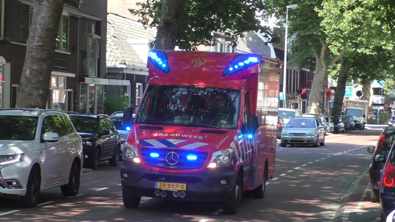 Hulpdiensten met Spoed onderweg naar een 