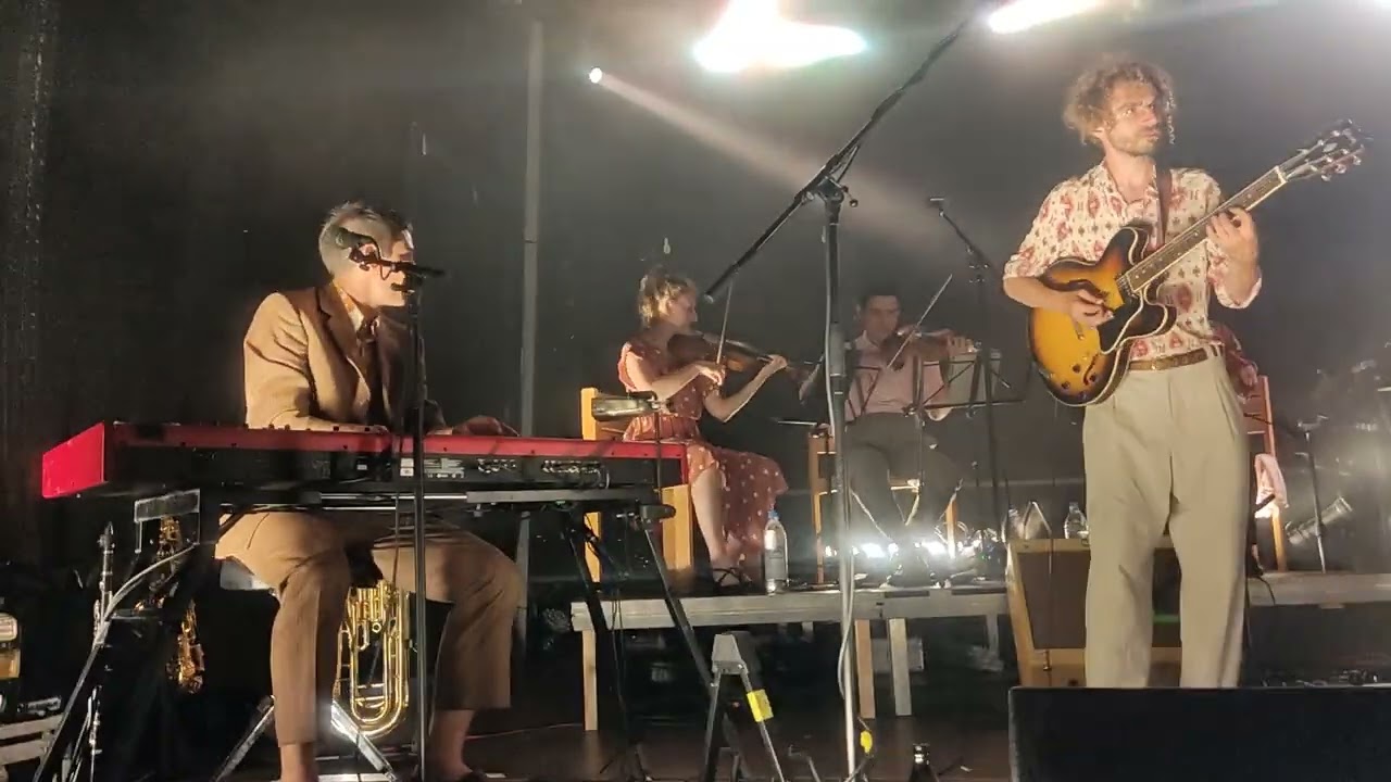Pam Pam Ida, Flaschenhaus