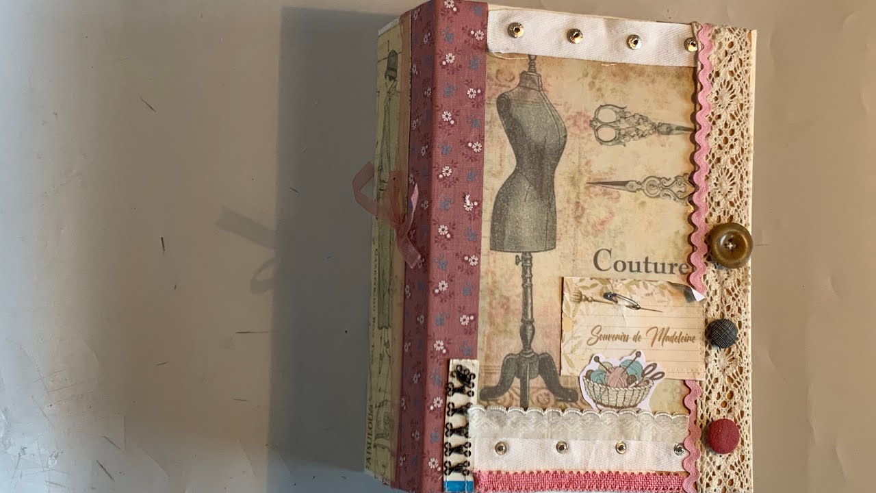 Album Scrapbooking thème couture pour 30 photos