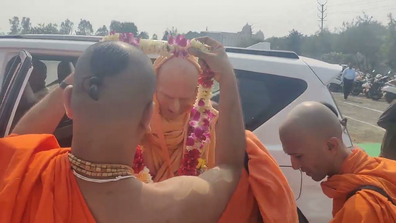 Welcoming  H.H. Bhakti Vikasa Swami Maharaj in ISKCON Bhopal #iskconbhopal #bvks #celebration #news