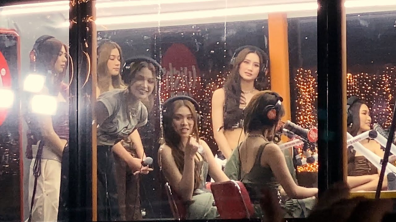 Концерт группы Blooms в Eton Centre - автобус Wish 107.5