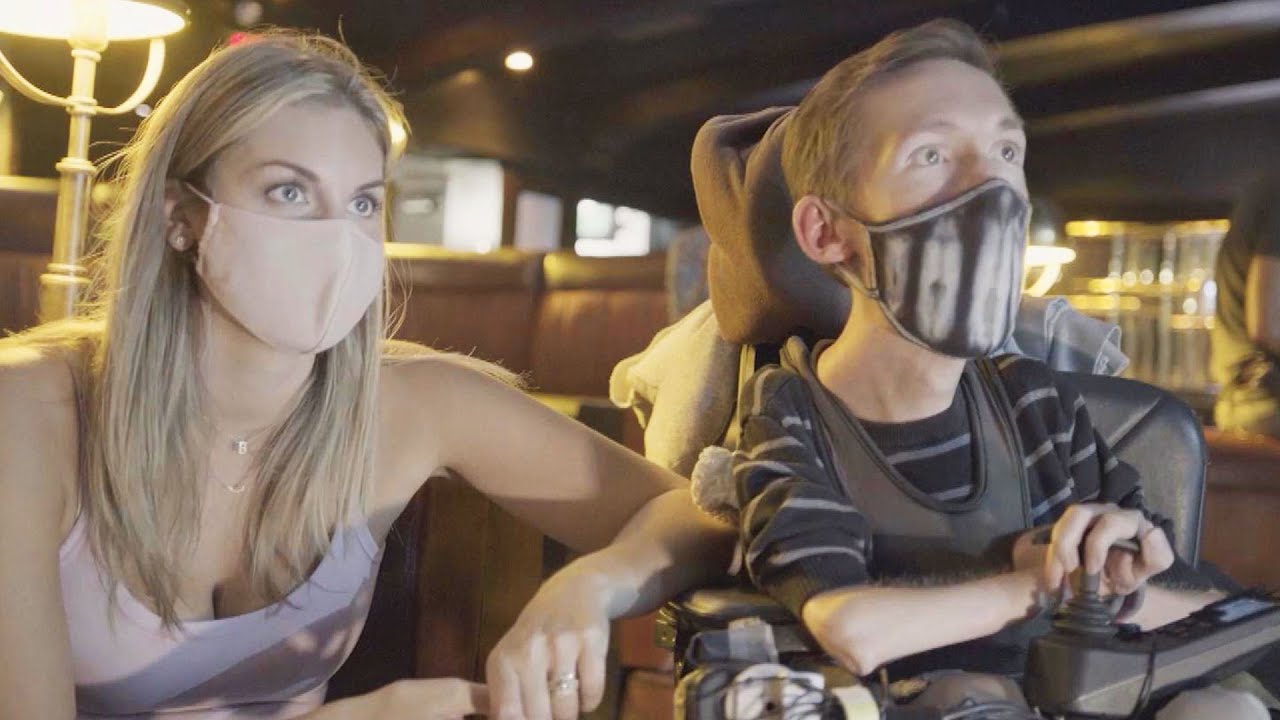 YouTubers &lsquo;Squirmy and Grubs&rsquo; Create Music Video With Disabled Artists