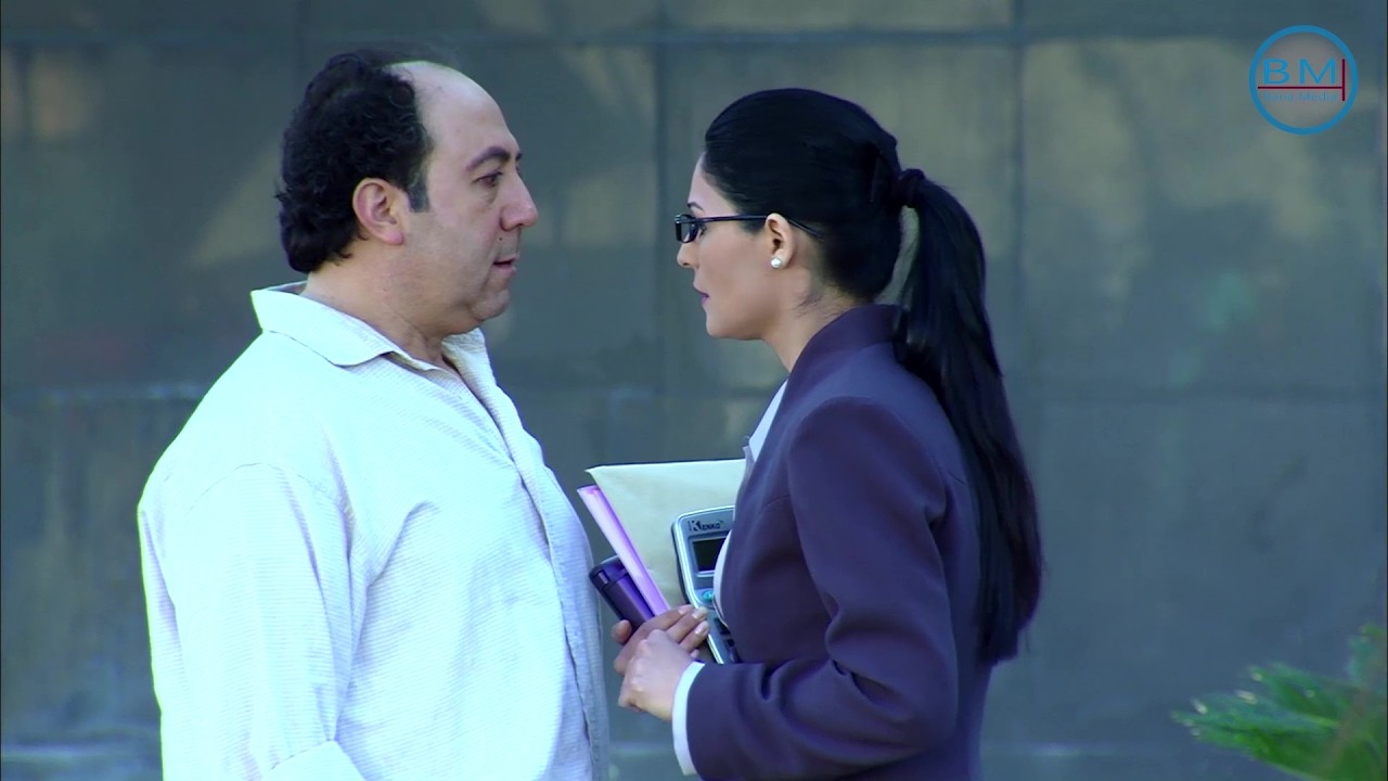 بده يضل قريب من حبيبته 🥰 و إنصدمت لما شافته عندها 😬😂 - مسلسل رومانتيكا