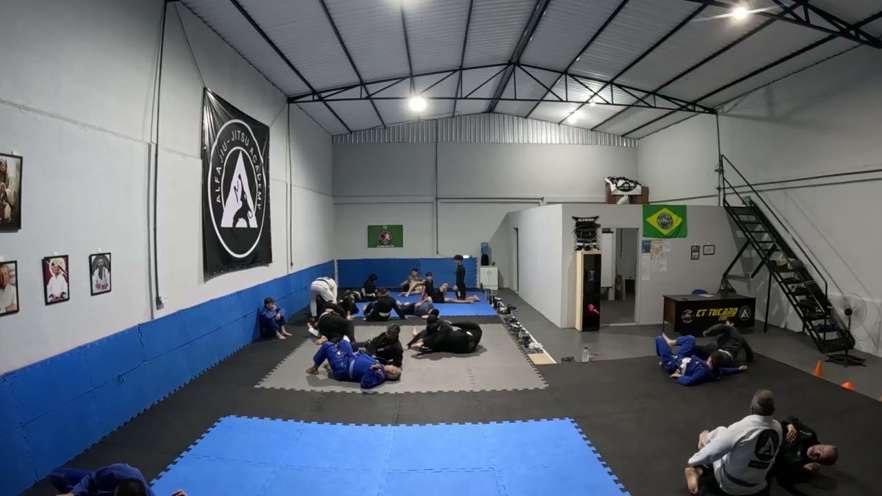 Treino de jiu-jitsu 06/02/2026 com o Professor Rodrigo - insta:tucanocere - parte I