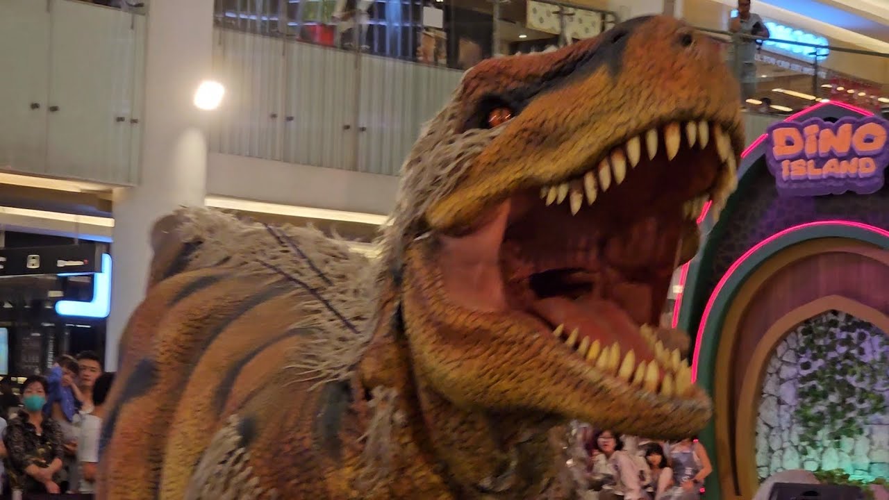 Tyrannosaurus Rex mengamuk di Dino Island Pluit Village