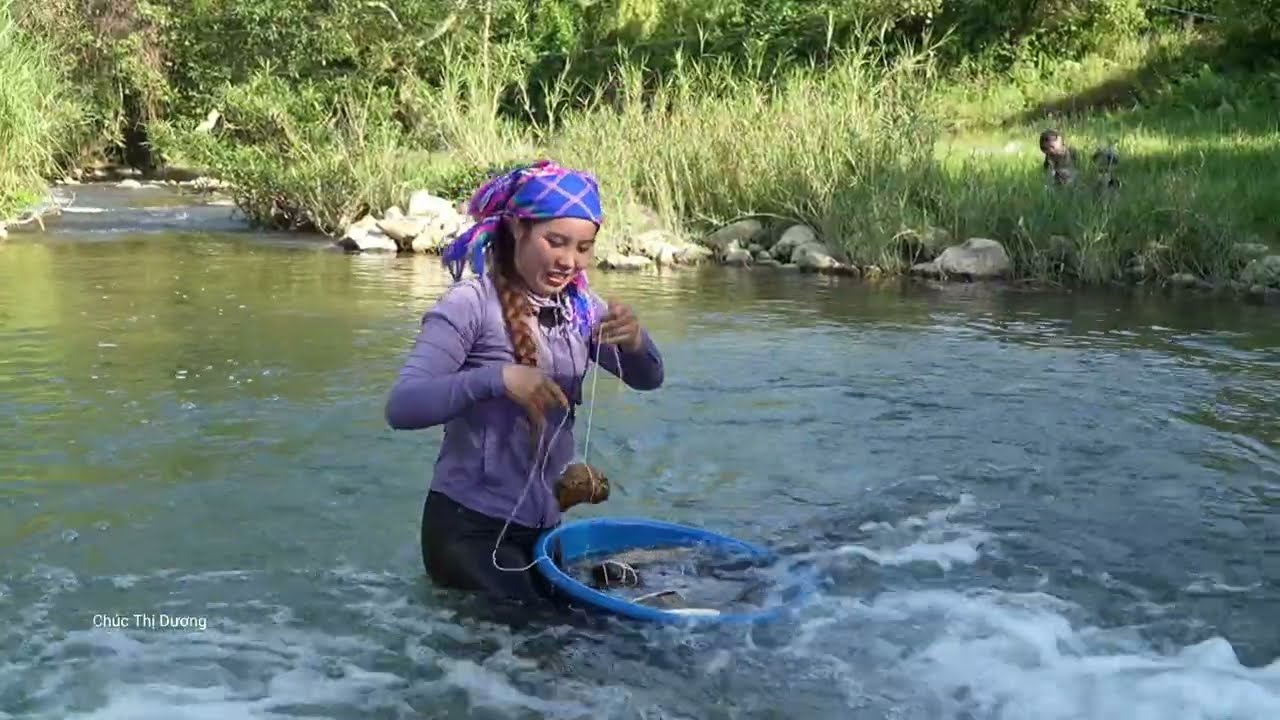 Catching a School of Fish at Waterfall with My Daughter and Son – Market Selling and Simple Lunch