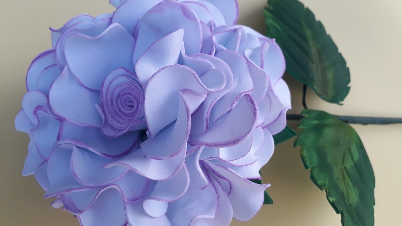 linda rosa em e.v.a sem frisadores( rosa mística crespa)